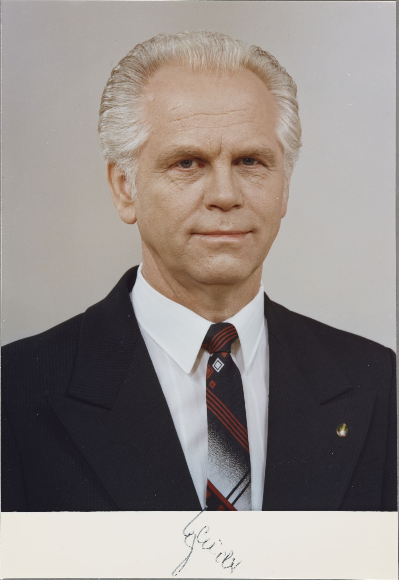 Porträt von Günther Maleuda, Präsident der Volkskammer der DDR, März 1990