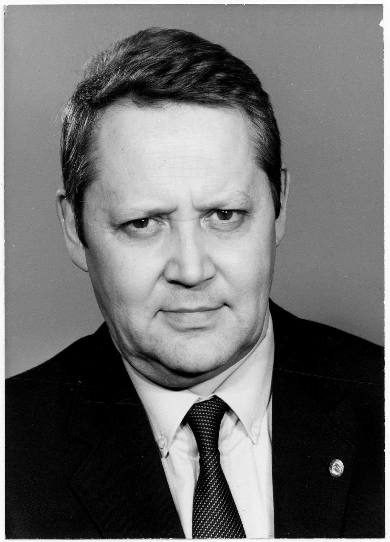 Porträt des DDR-Politikers und ZK-Mitglieds Günter Schabowski