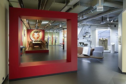 Eingangsbereich der Dauerausstellung im Zeitgeschichtlichen Forum Leipzig