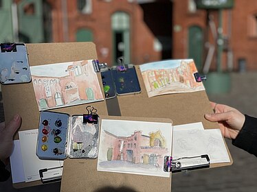 Von Teilnehmerinnen erstellte Sketches des Museum in der Kulturbrauerei.