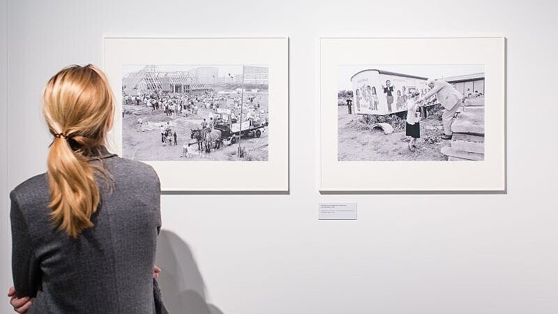 Die Ausstellungen werden an kulturelle Einrichtungen ausgeliehen