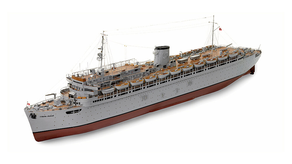 Model: 'Wilhelm Gustloff', 1990s