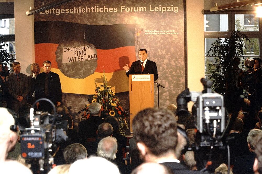 Federal Chancellor Gerhard Schröder at the inauguration of Zeitgeschichtliches Forum Leipzig in 1999