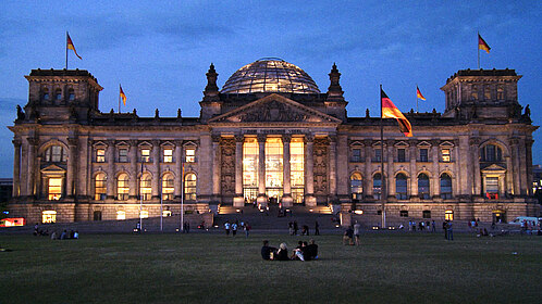 Reichstag bei Nacht