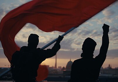 Bildausschnitt aus dem Film Rote Sterne überm Feld