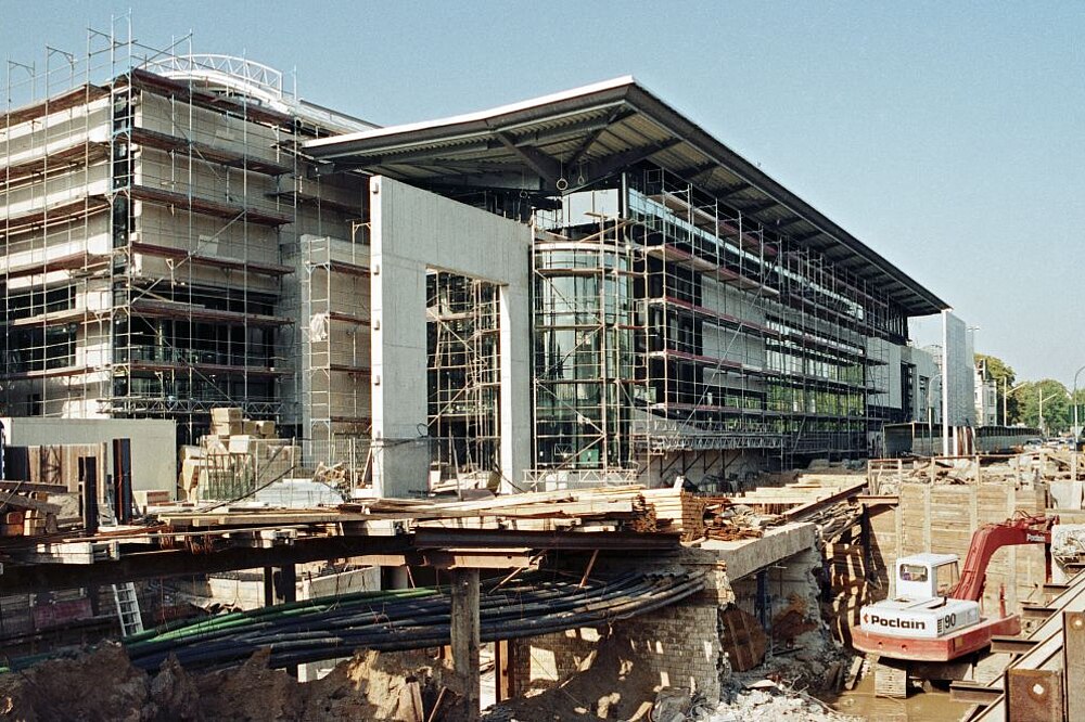 Large contruction site: Haus der Geschichte and a new underground stop were constructed together.