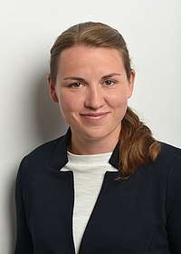 Portraitfoto der Referentin Lisa Arnold