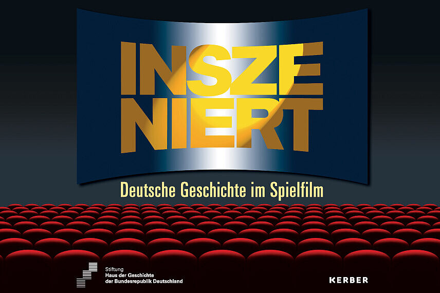 Auf dem Cover ist die Grafik eines Kinosaals mit roten Sitzreihen, auf der Leinwand steht der Titel der Ausstellung