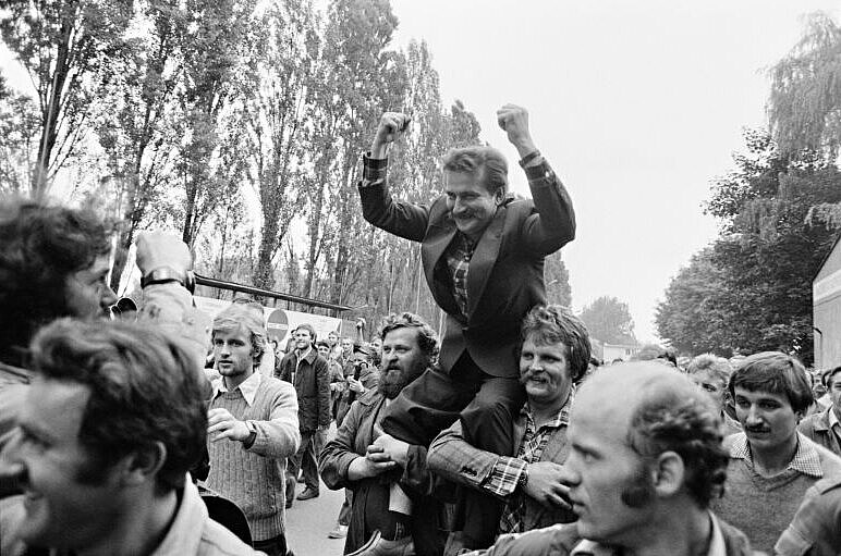 Fotografie 'Arbeiter auf der Danziger Lenin-Werft'