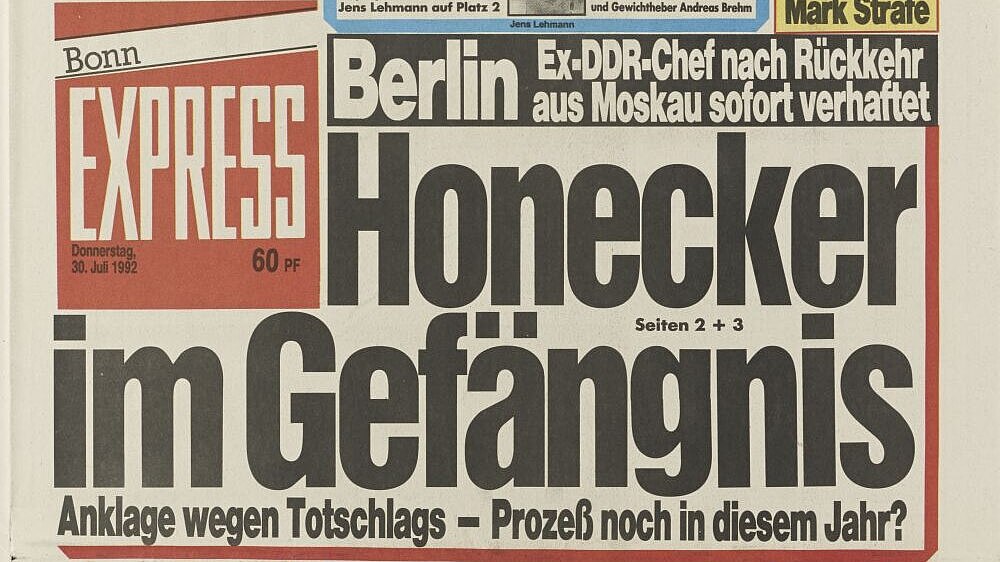 Titelseite der Zeitung 'Express' aus dem Jahr 1992 mit der Schlagzeile: 'Honecker im Gefängnis'.