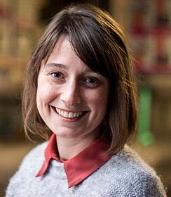 Portraitfoto der Moderatorin Katharina Peetz