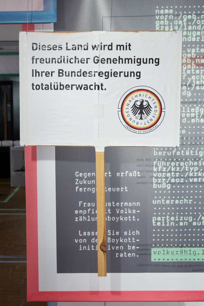 Demonstrationsschild gegen digitale Überwachung, 2013
