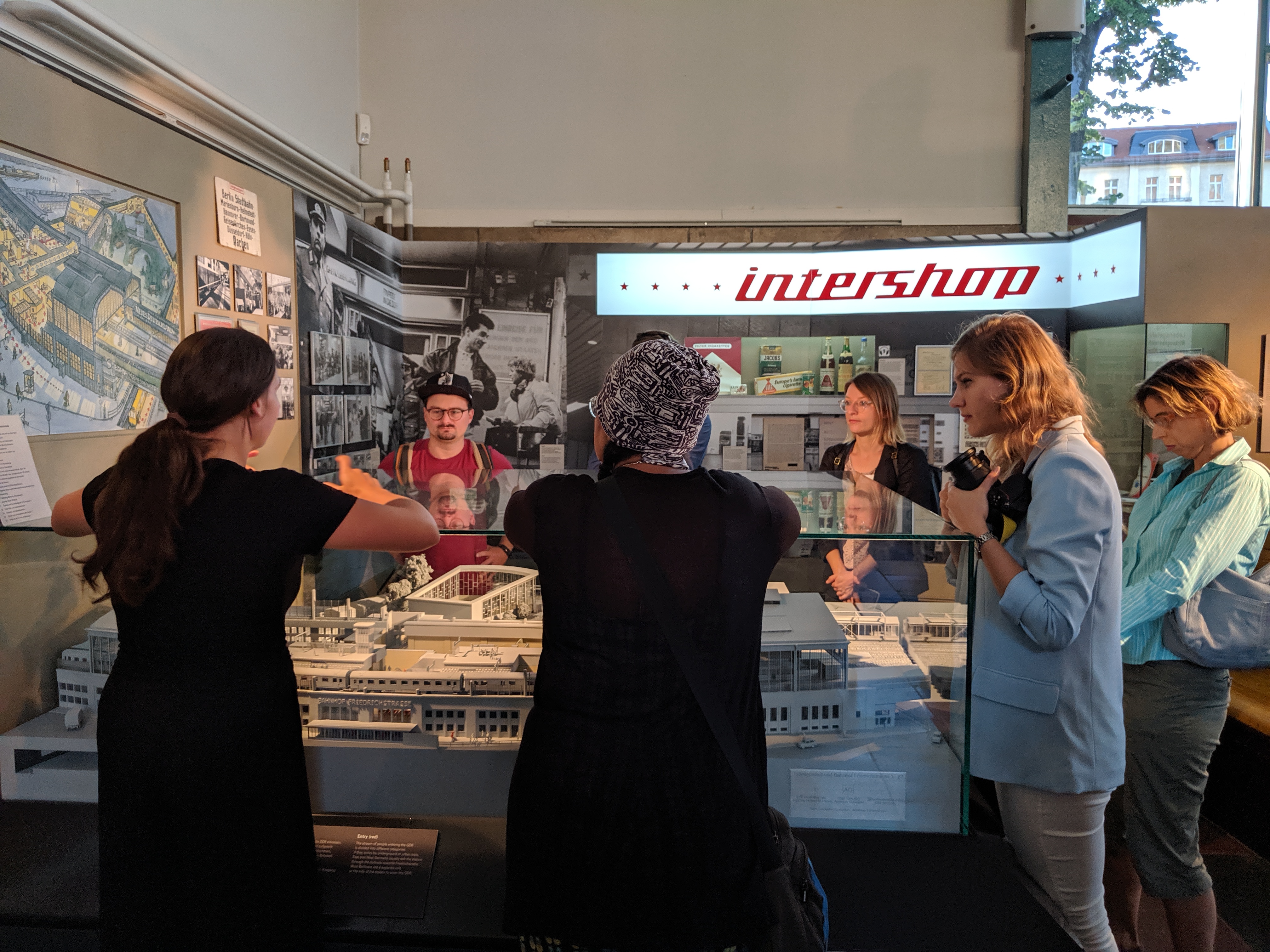 Rundgang zum Social Media Meet-Up im Tränenpalast