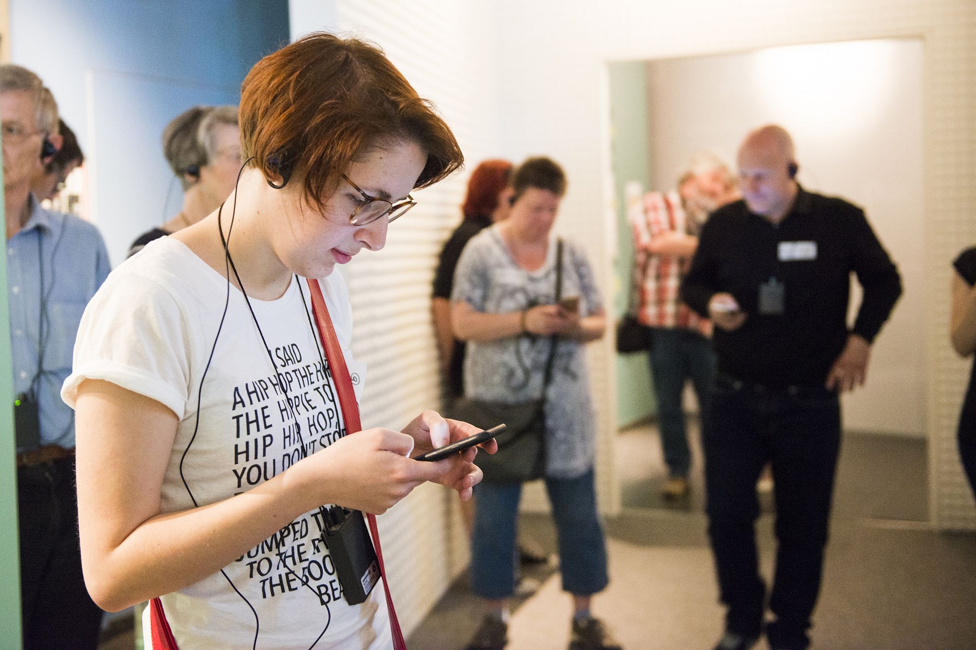 A participant of the tweetup to our exhibition 'Immer bunter'