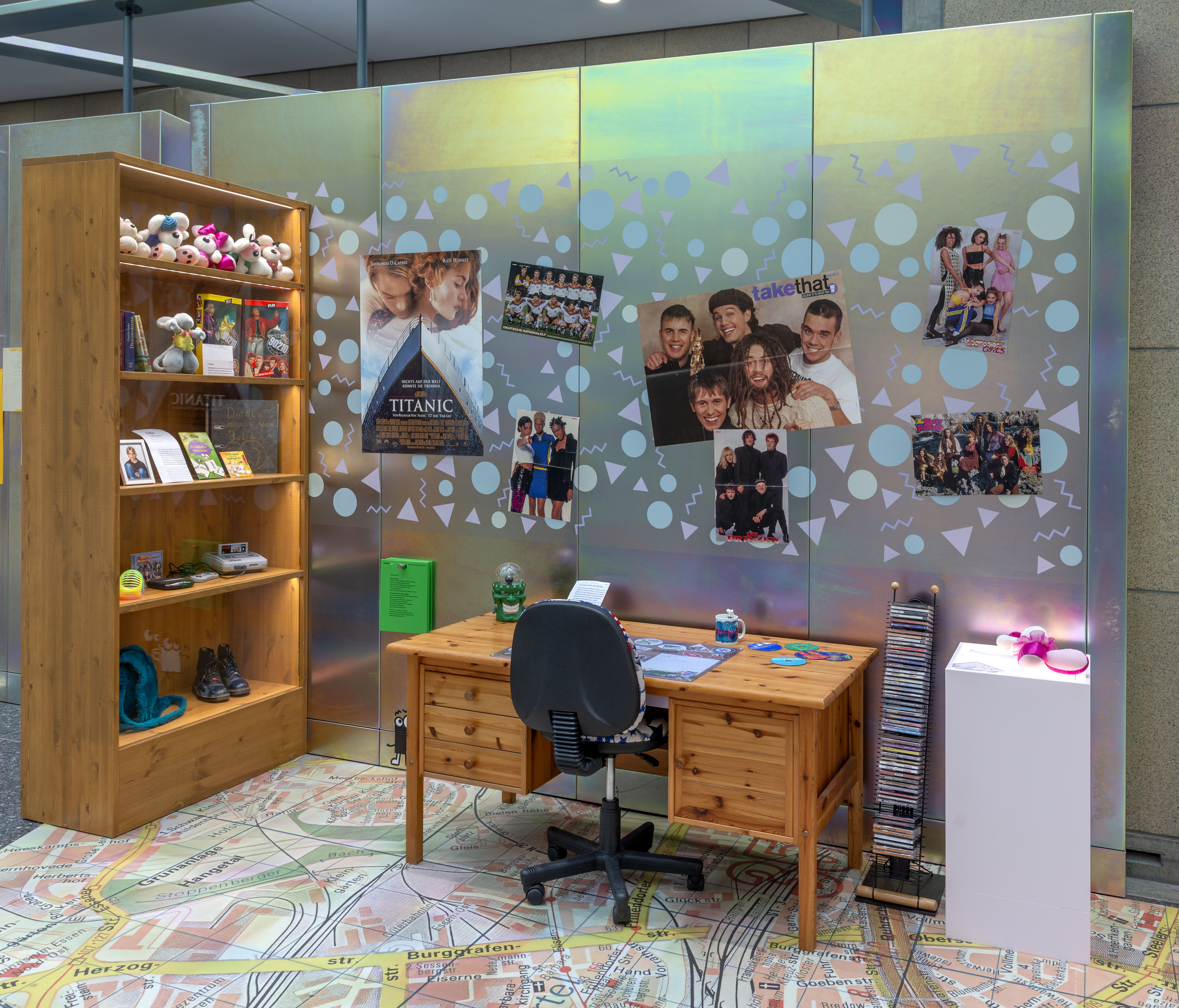 Eine Nachbildung eines Kinderzimmers in der Ausstellung im Haus der Geschichte