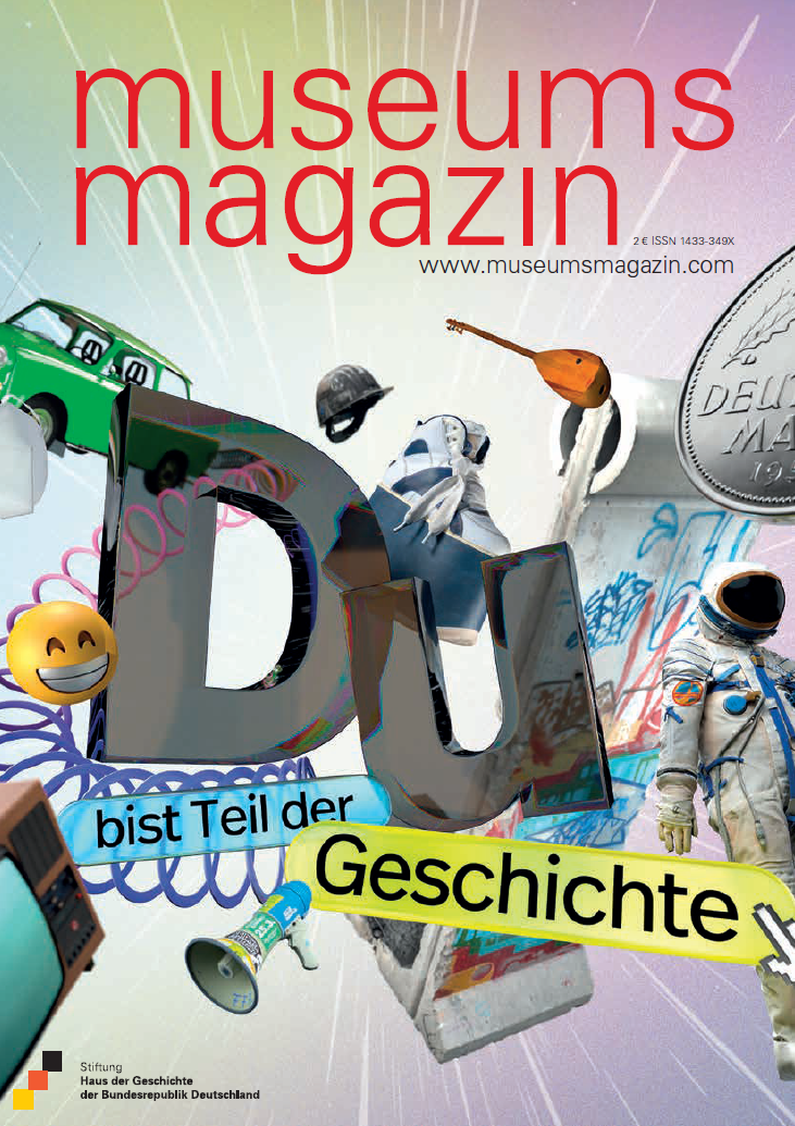 Collage aus Objekten, darunter einem grünen Trabi, einem Stück der Berliner Mauer und einem Kosmonautenanzug