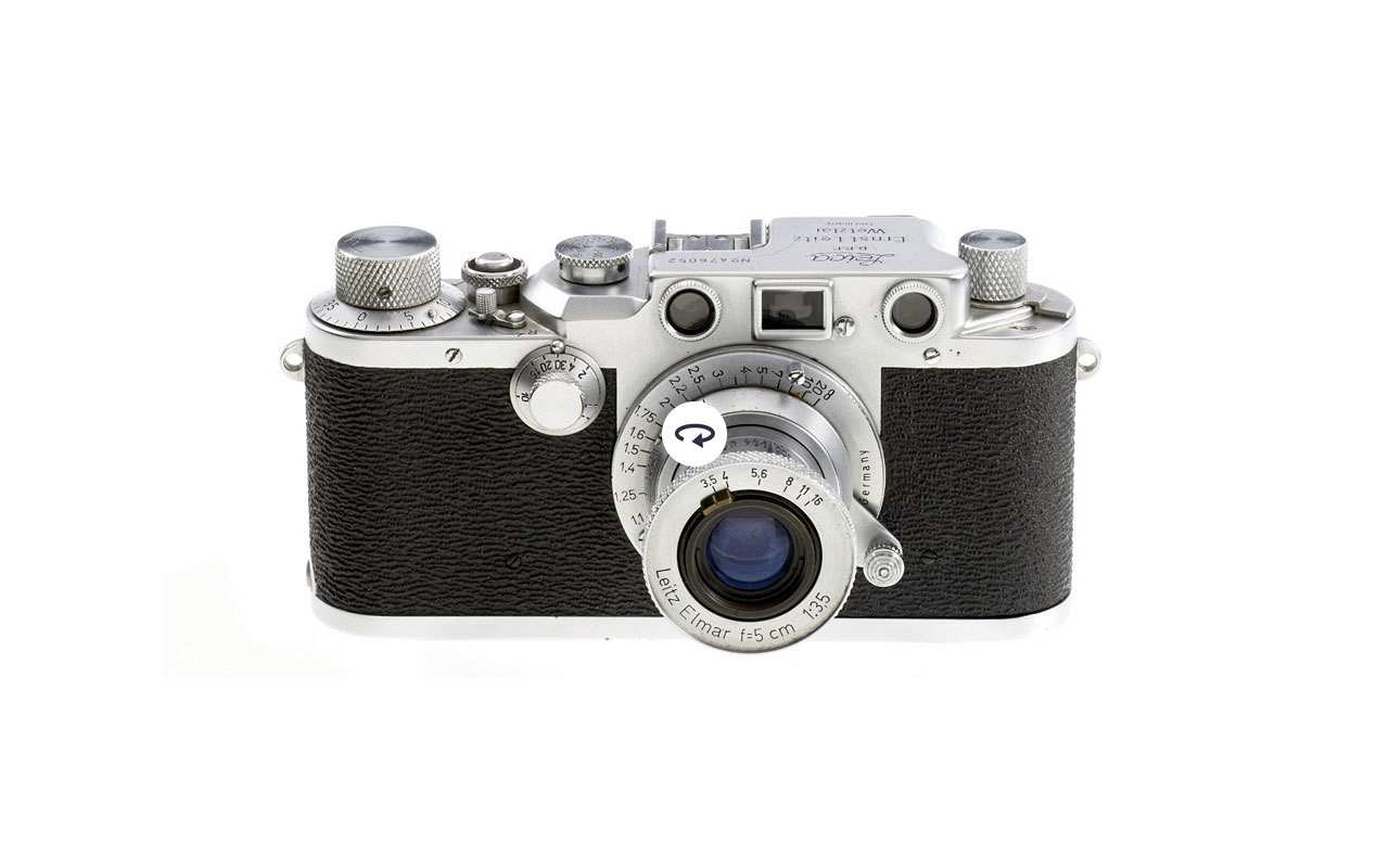 Fotoapparat Leica III c mit ausfahrbarem Objektiv von 1949