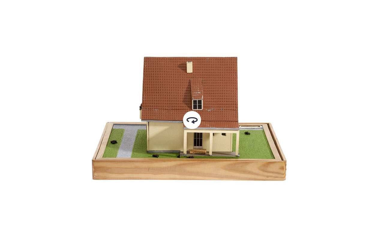 Modell eines zweigeschossiges Haus für einen Bausparkassenvertreter