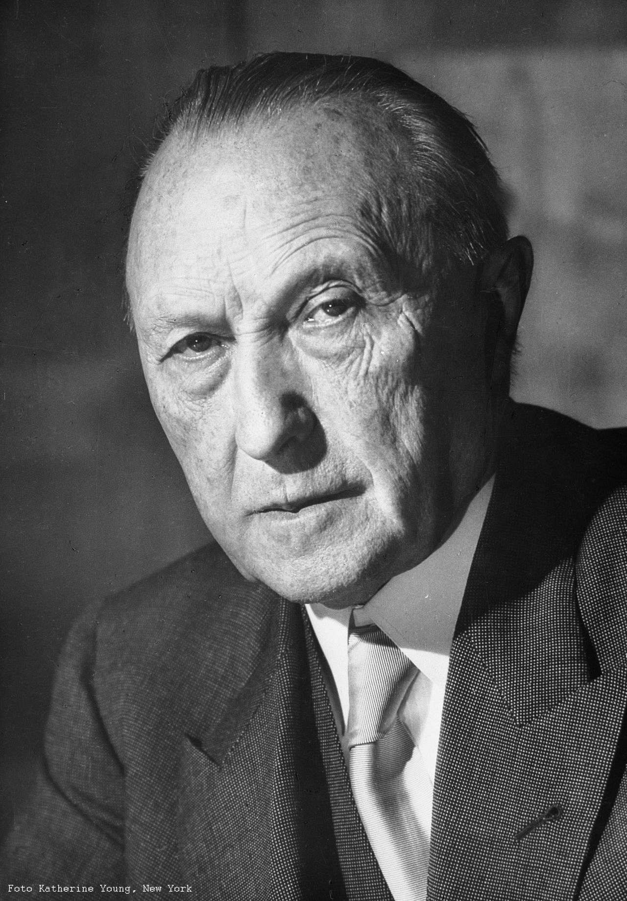 Porträt von Bundeskanzler Dr. Konrad Adenauer, 1952. - adenauer-konrad_foto_LEMO-F-6-198_barch