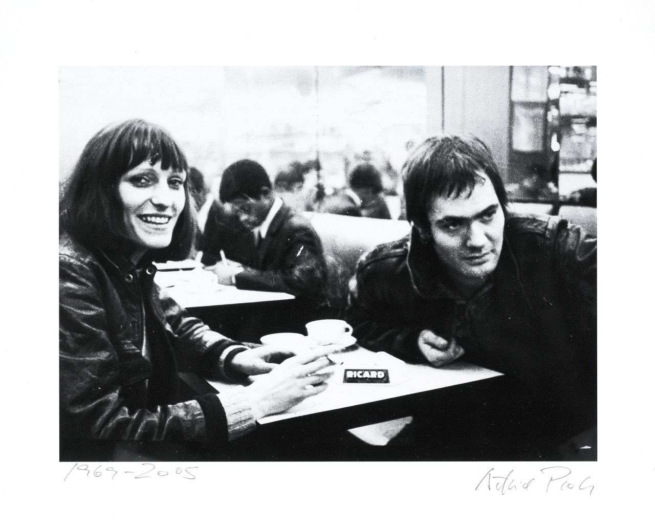 Gudrun Ensslin und Andreas Baader in einem Pariser Caféhaus, 1969.
