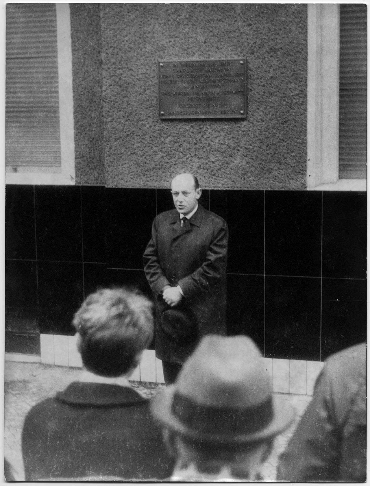 Heinz Galinski, Vorsitzender des Zentralrats der Juden in Deutschland, während einer Gedenkveranstaltung.