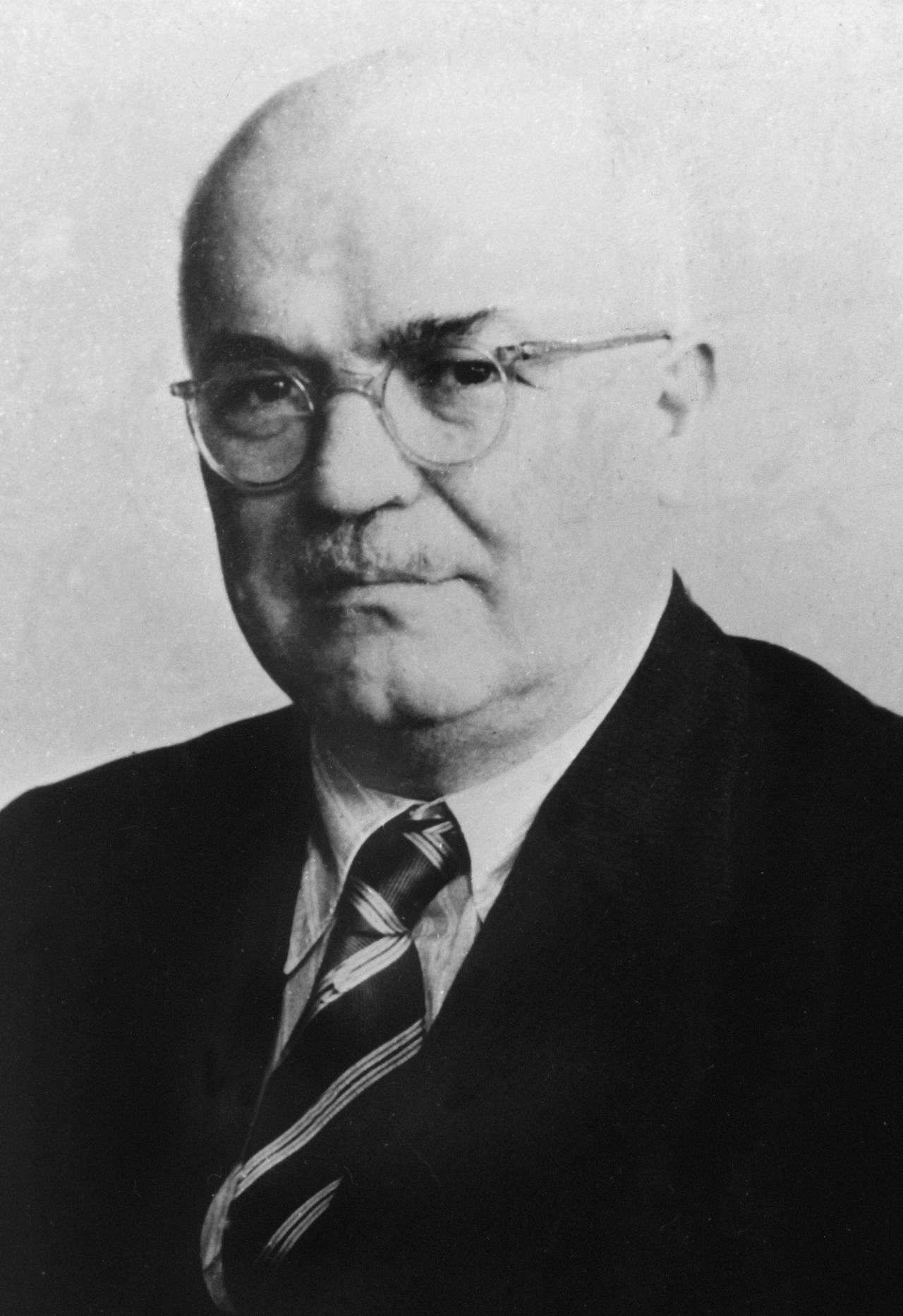 Porträtfotografie von Johannes Hoffmann, Ministerpräsident des Saarlands (1947-1955).