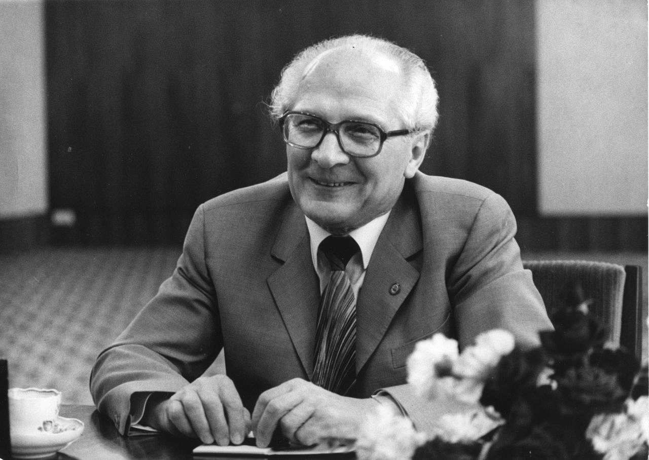 Î‘Ï€Î¿Ï„Î­Î»ÎµÏƒÎ¼Î± ÎµÎ¹ÎºÏŒÎ½Î±Ï‚ Î³Î¹Î± ERICH HONECKER