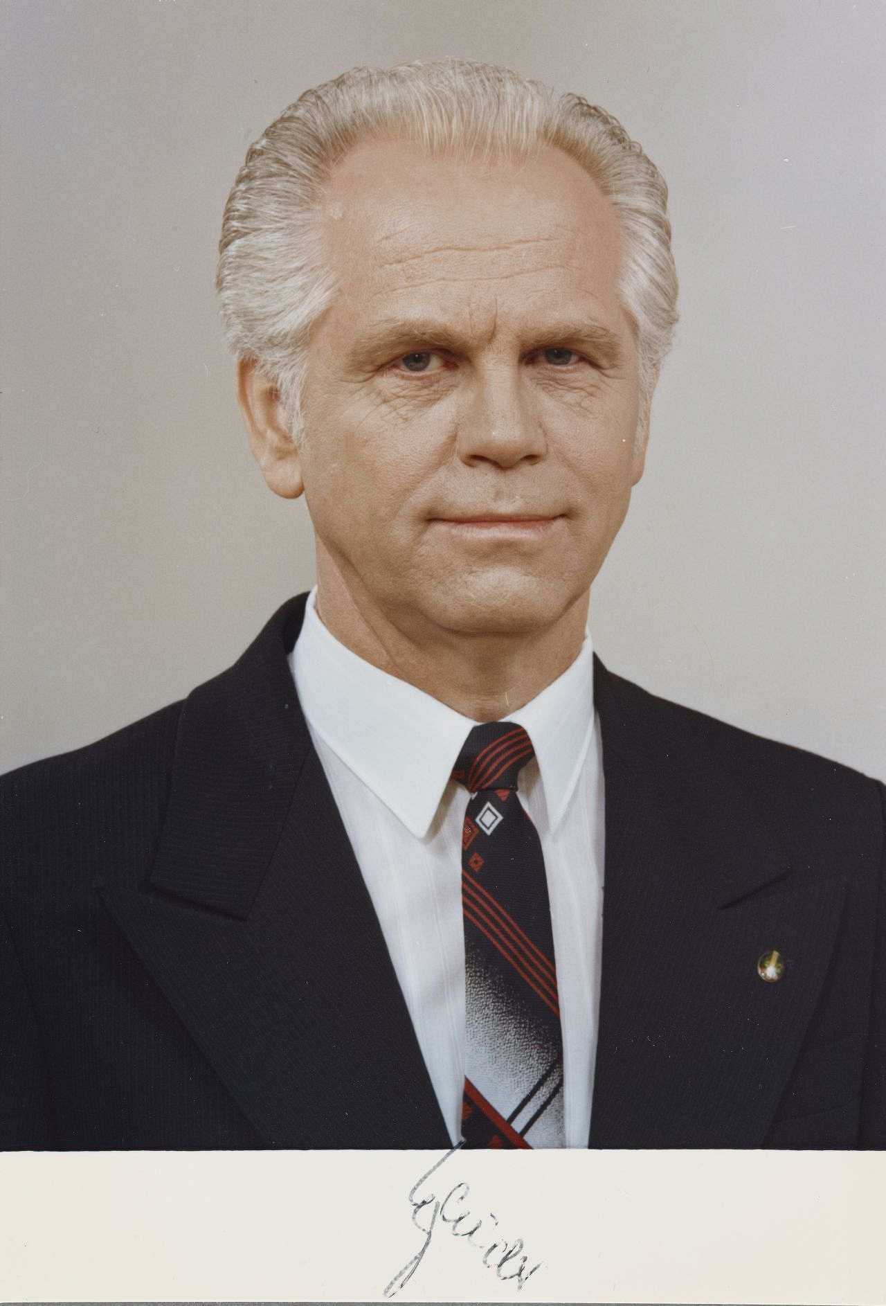 Porträt von Günther Maleuda, Präsident der Volkskammer der DDR, März 1990