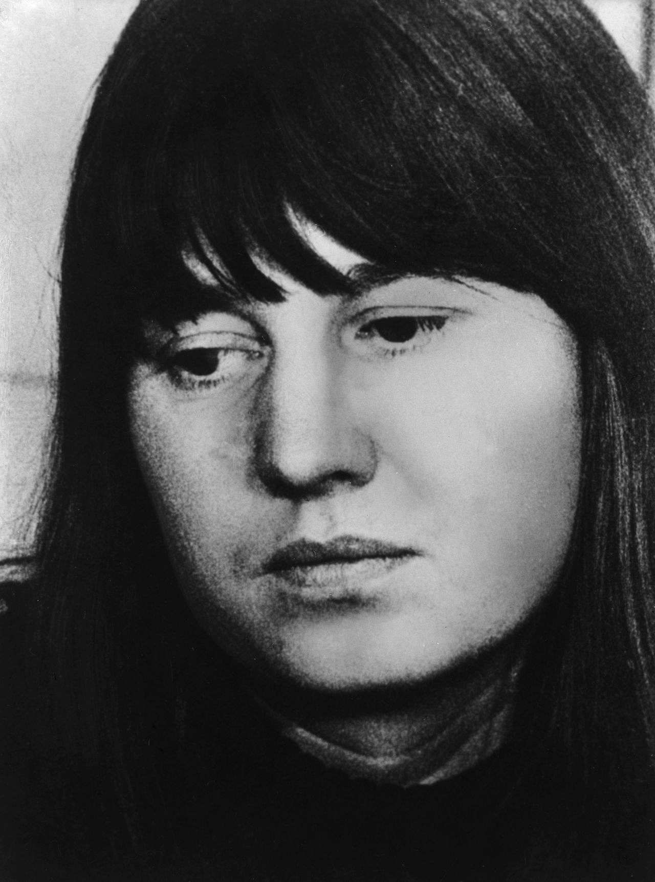 Porträtfotografie der Journalistin und RAF-Terroristin Ulrike Meinhof, ca. 1975.