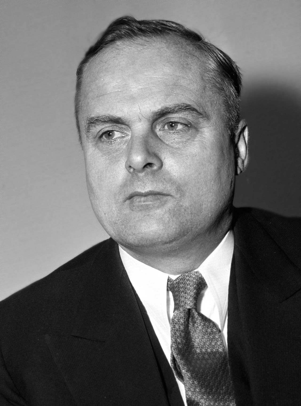 Theodor Oberländer, Bundesminister für Vertriebene, Flüchtlinge und Kriegsgeschädigte(1953-1960).