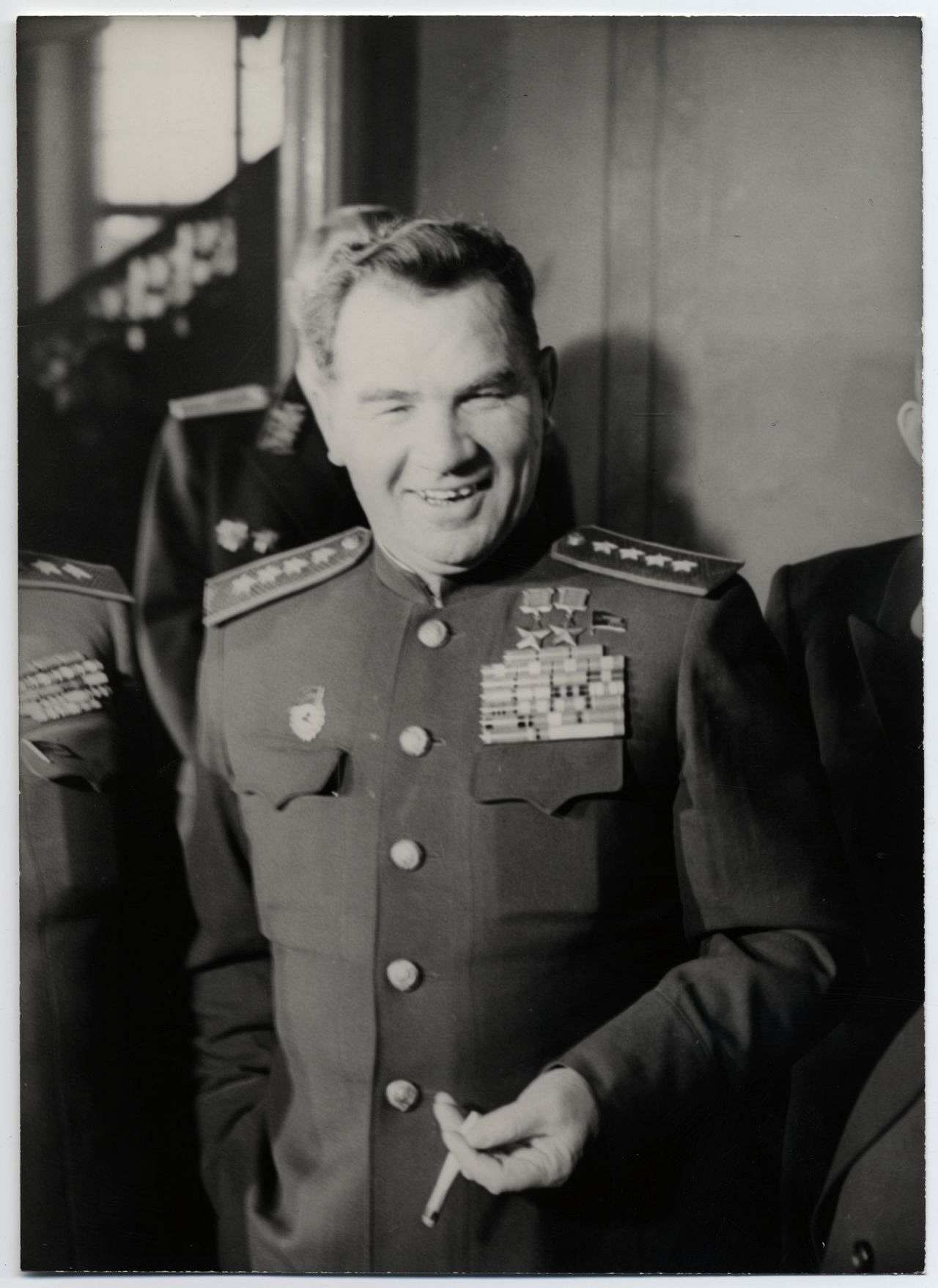 Porträtfoto von General Wassilij Iwanowitsch Tschuikow, Vorsitzender der Sowjetischen Kontrollkommission in Deutschland, 1950.