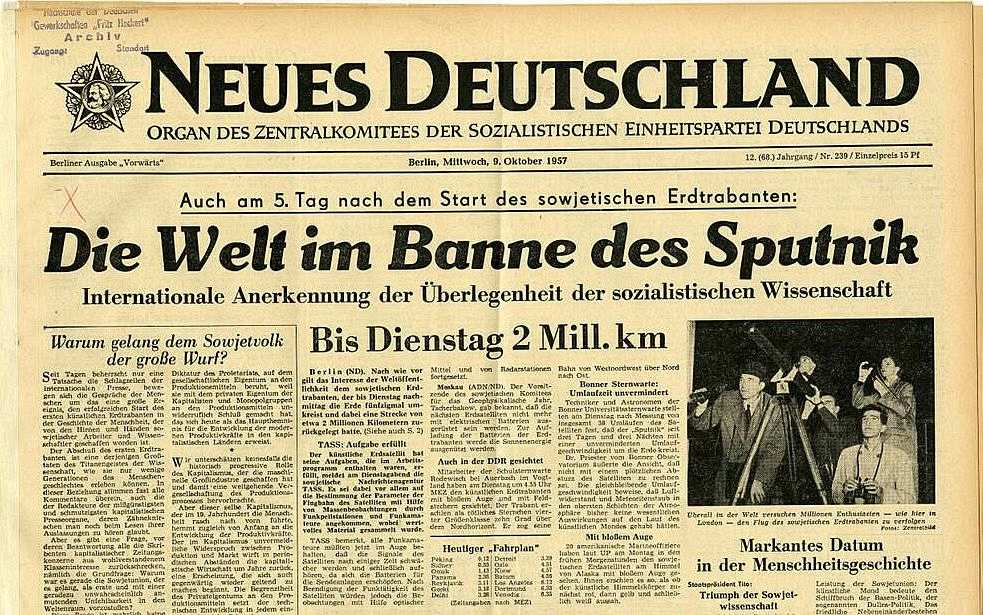 Titelseite von Neues Deutschland, Schlagzeile: Die Welt im Banne des Sputnik