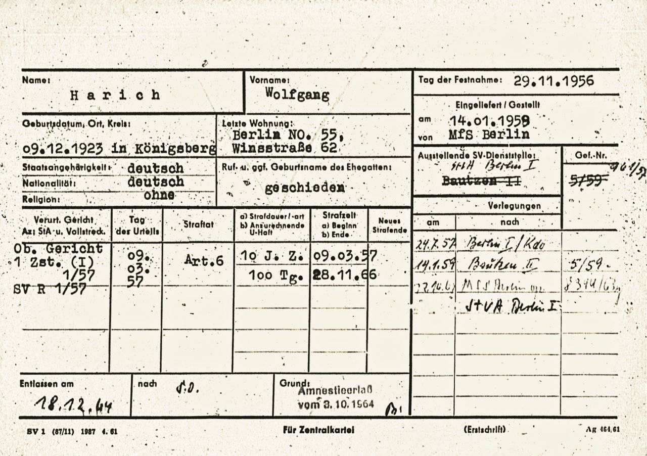 Karteikarte Wolfgang Harichs aus der Haftanstalt Bautzen