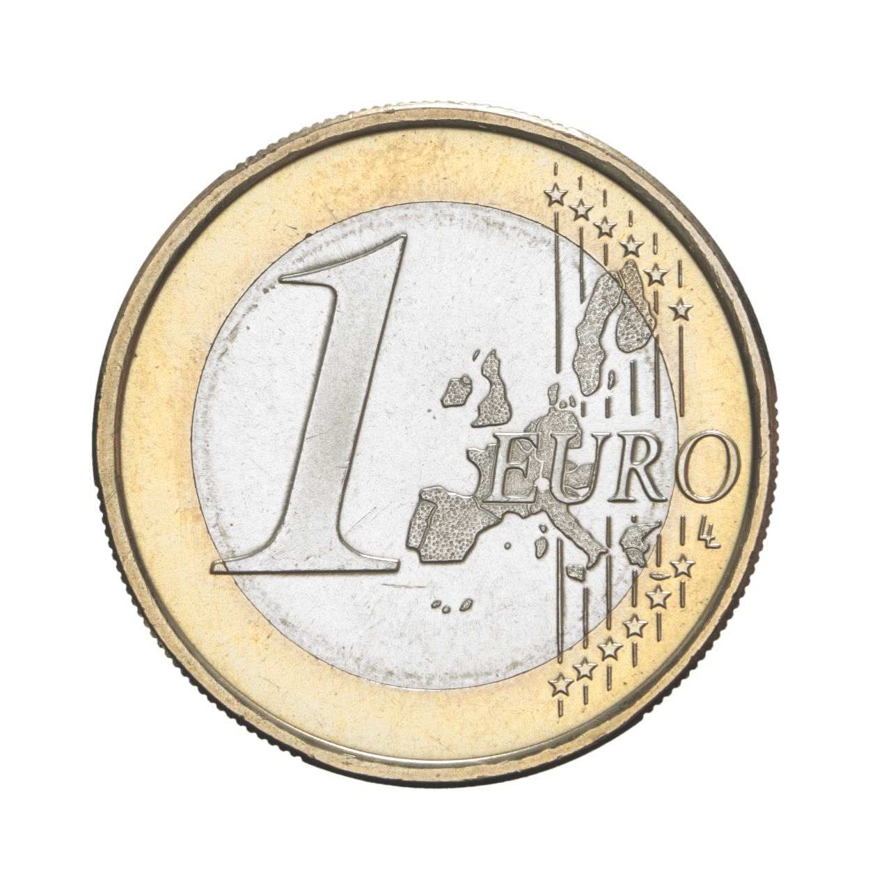 Vorderseite; Bicolor-Münze: Rand gold-, innen silberfarben. In groß '1', in klein 'Euro', rechts von 6 senkrechten Linien mit 12 Sternen durchzogene Europakarte mit den Staaten der Europäischen Union. Stäbchenrand mit glatten Unterbrechungen um die Münze.