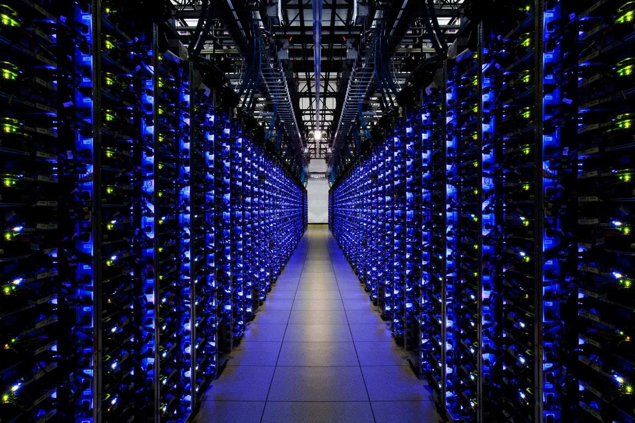 Blick in einen Server-Raum der Google Inc.