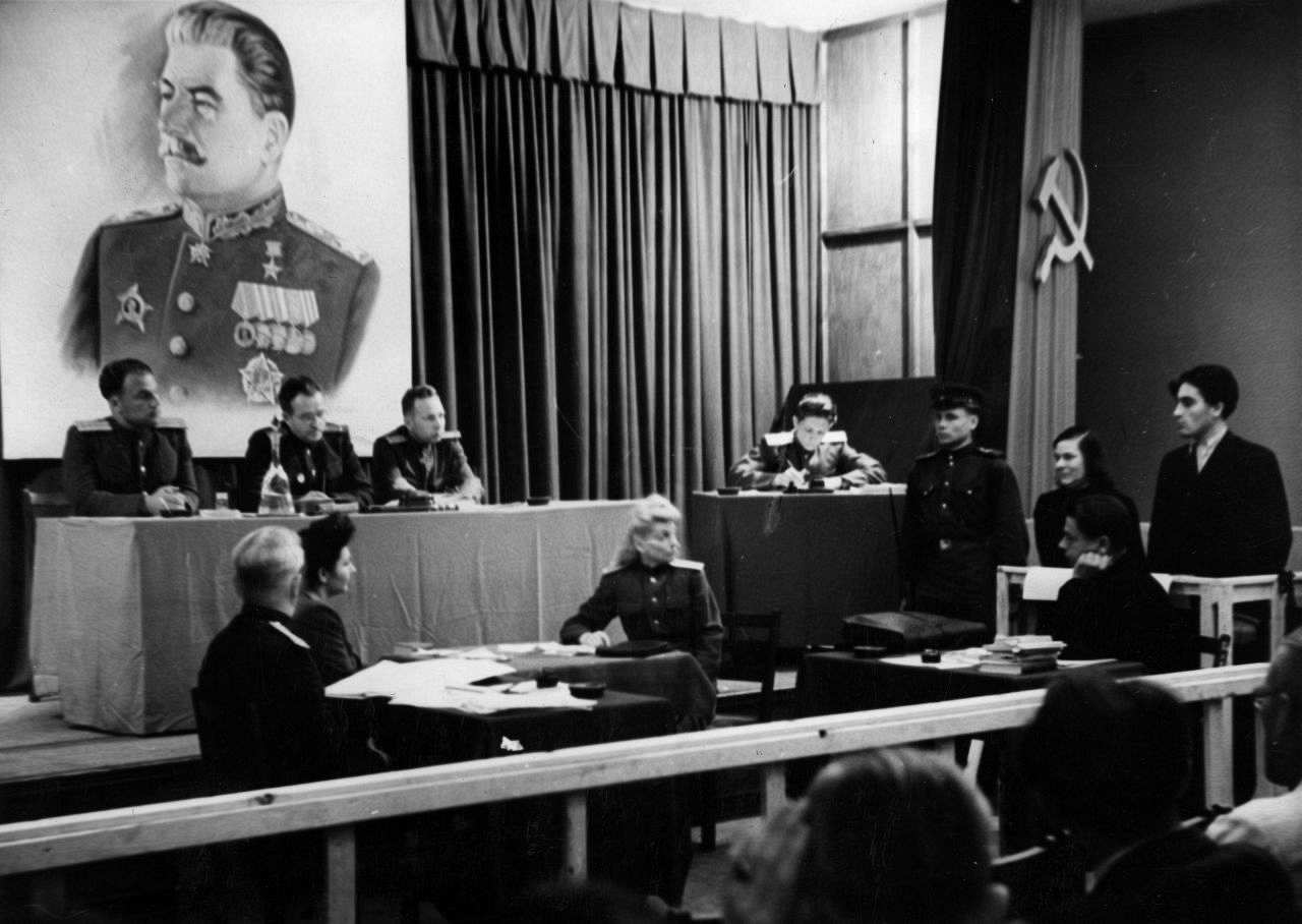 Prozeß vor einem Sowjetisches Militärtribunal in Berlin