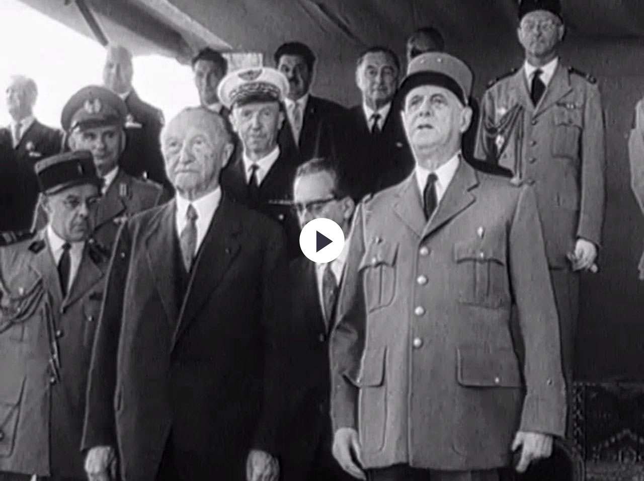 Die UFA-Wochenschau berichtet über den  Staatsbesuch Konrad Adenauers vom 2. bis 8. Juni 1962 in Frankreich. Unter anderem besucht der Bundeskanzler Reims und den Truppenübungsplatz Mourmelon.