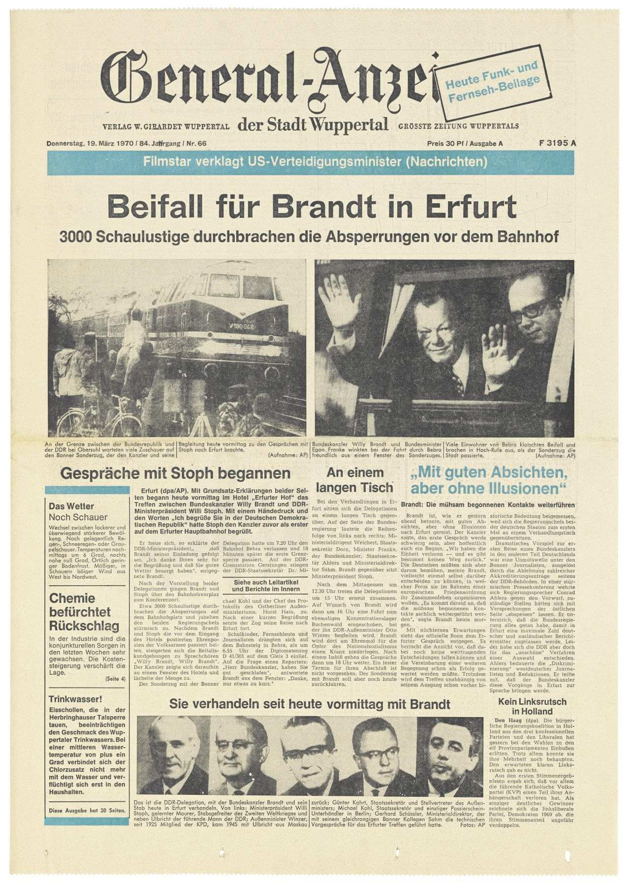 Titelseite des General-Anzeigers der Stadt Wuppertal u.a. mit Fotos von Brandt und einem Zug sowie Schlagzeile und Untertitel: Beifall für Brandt in Erfurt. 3000 Schaulustige durchbrachen die Absperrungen vor dem Bahnhof.