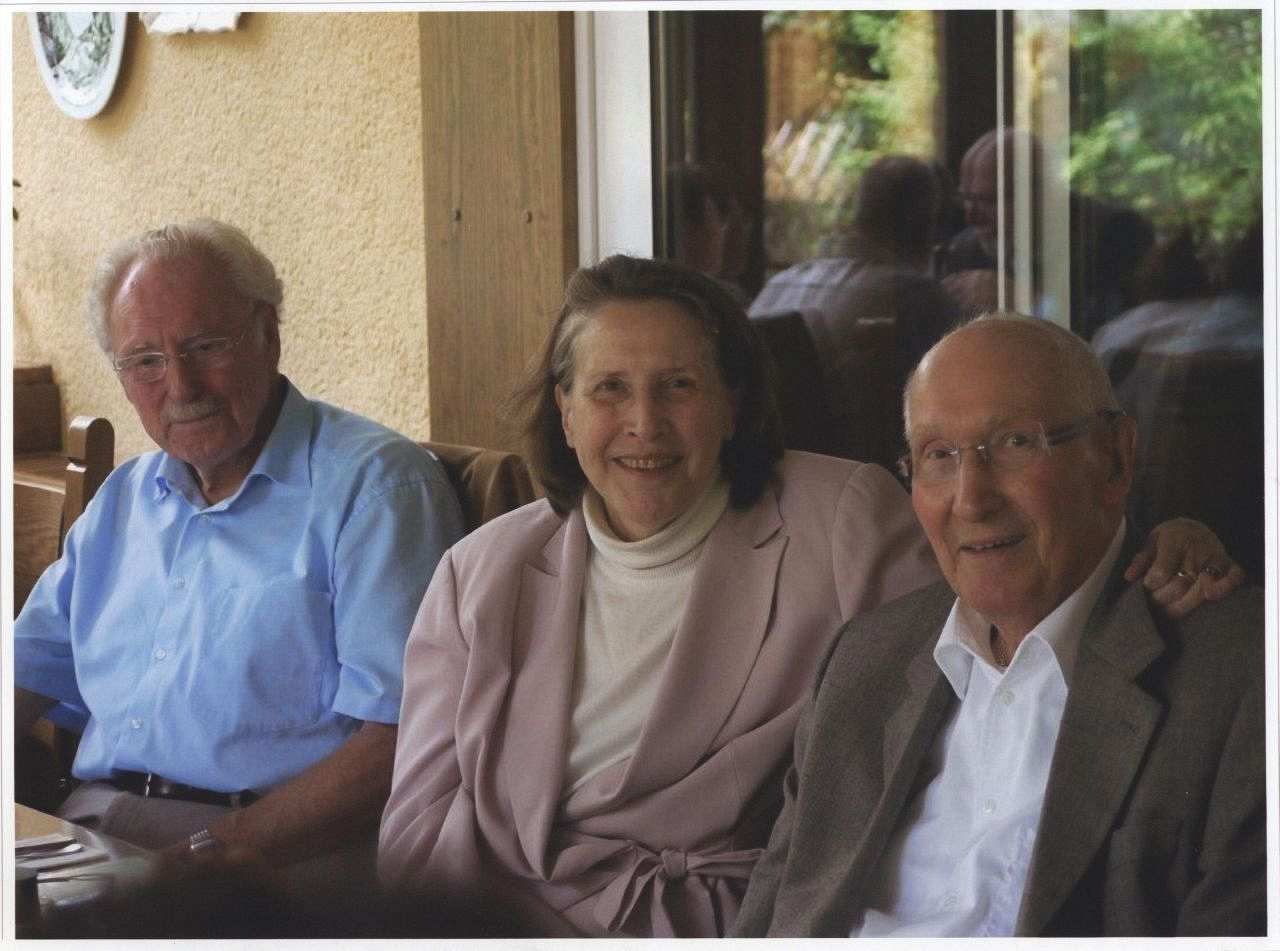 Zeitzeuge Helmut Beschke mit seiner Tochter Renate im August 2013.