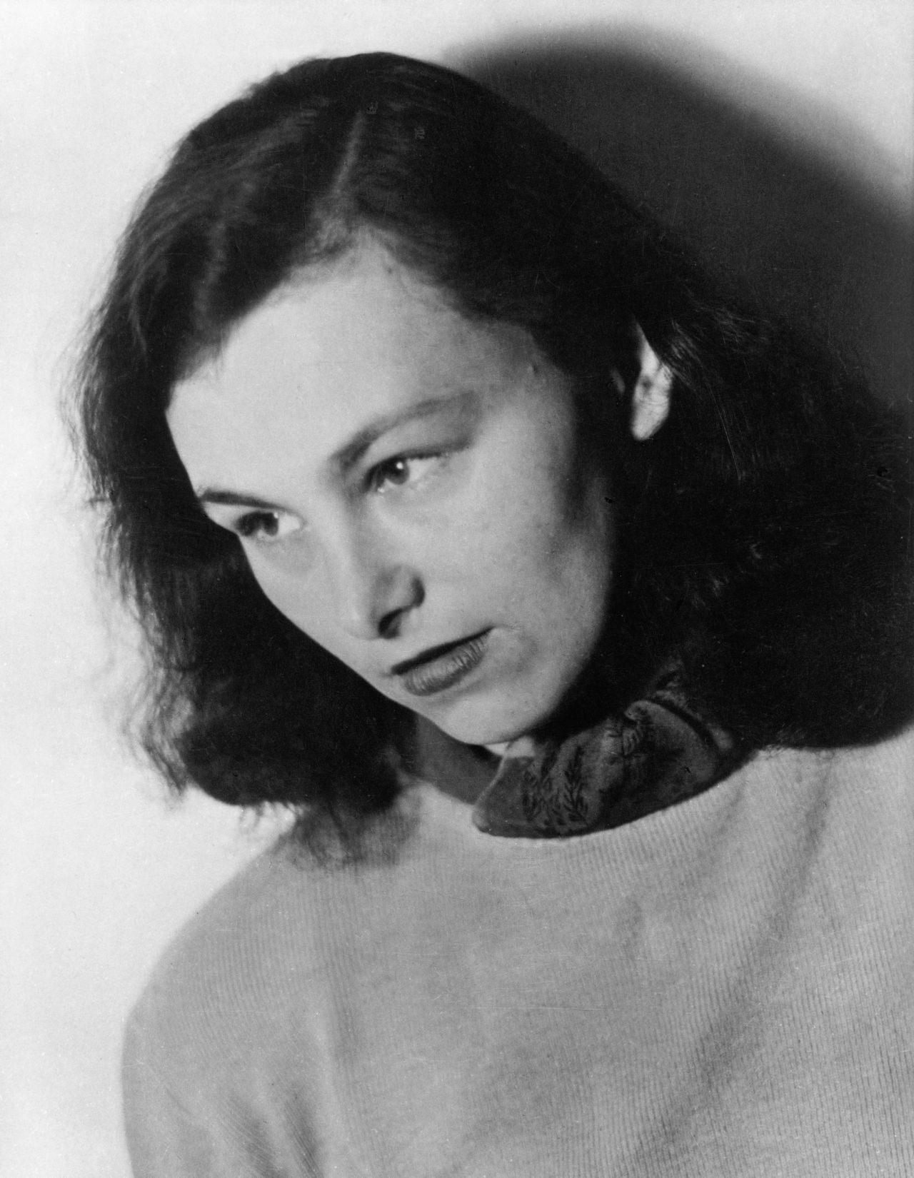 Porträtfoto von Ilse Aichinger, 1951.