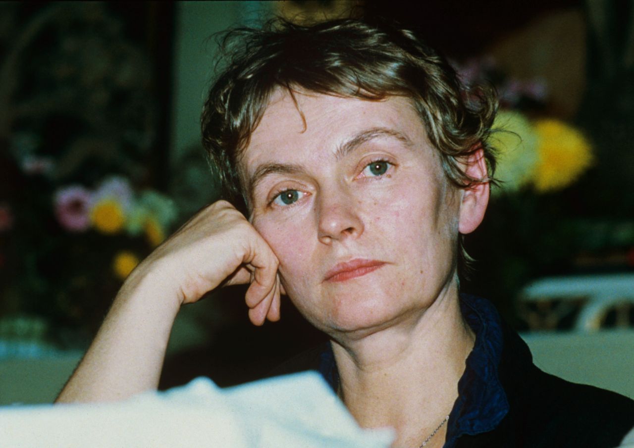 Porträt der DDR-Bürgerrechtlerin Bärbel Bohley