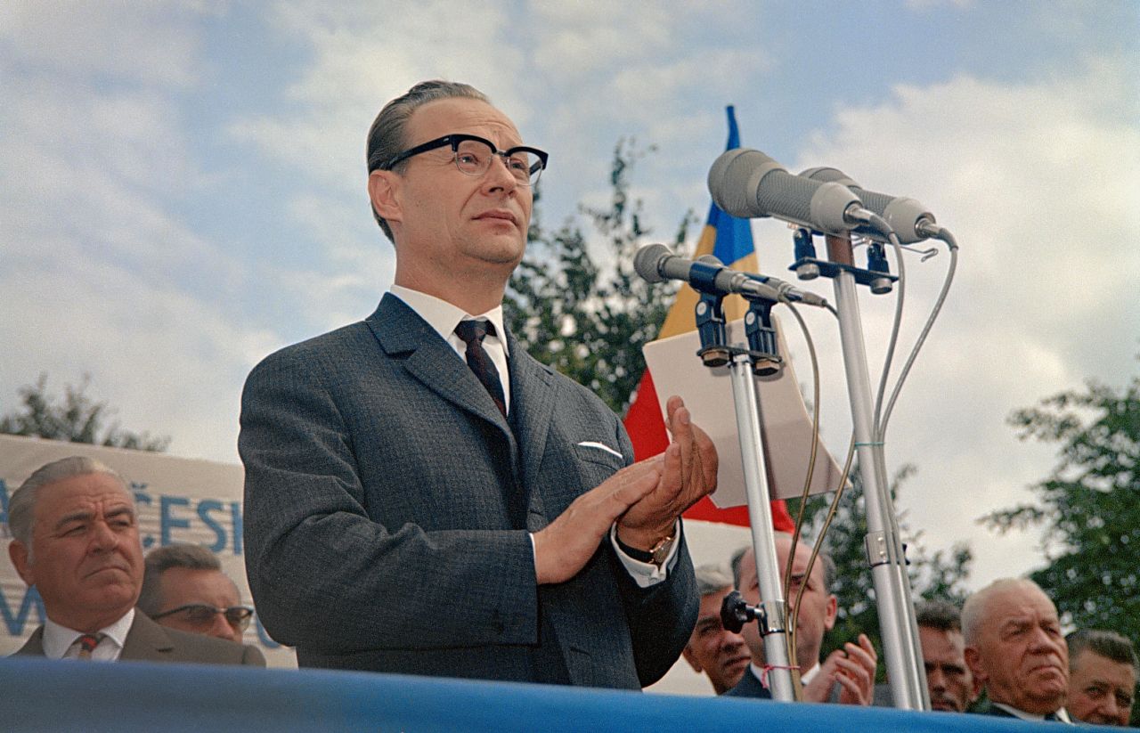 Fotografie von Alexander Dubcek, während einer Rede, vor 1968.