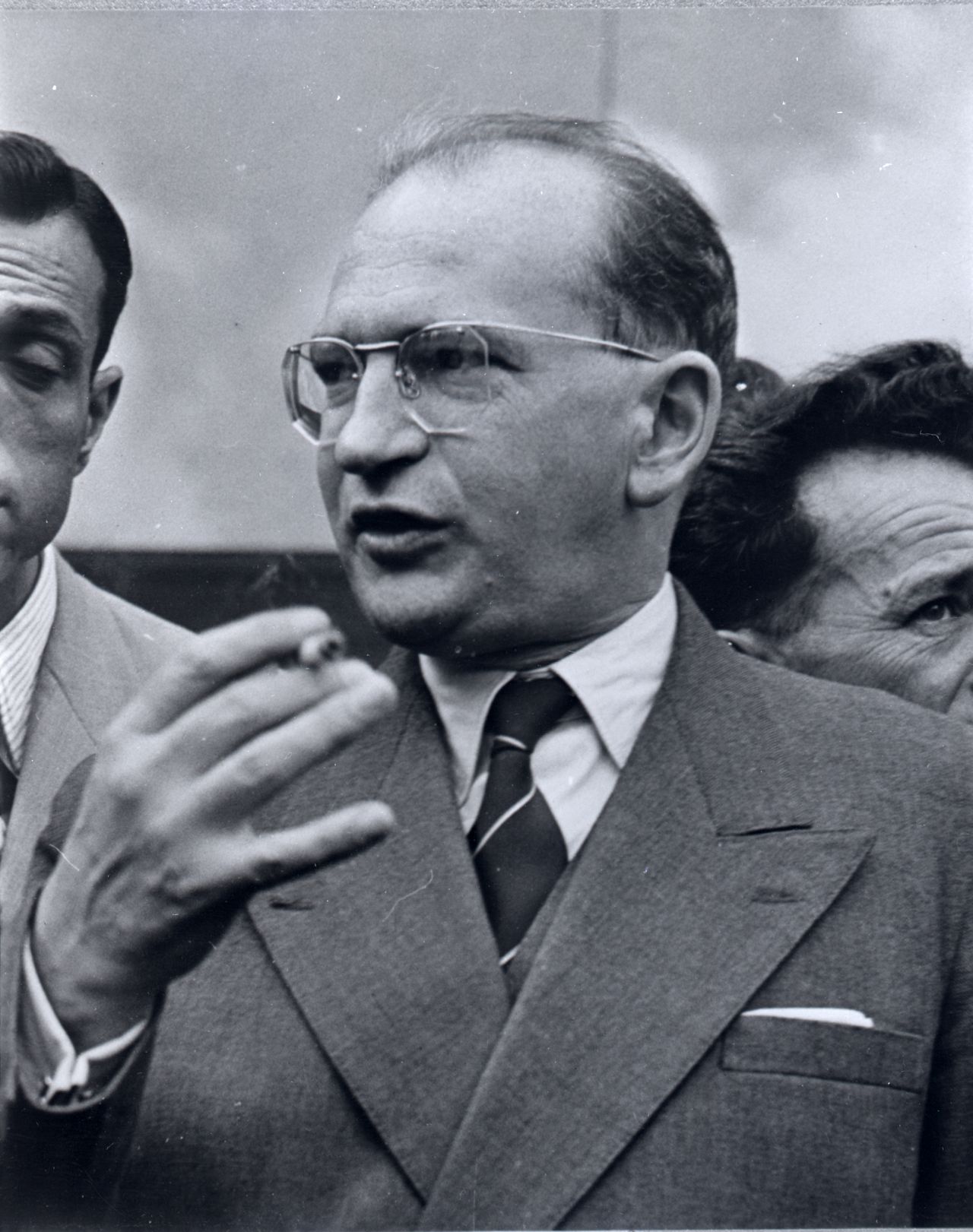 Edgar Faure nach seiner Wahl zum französischen Ministerpräsidenten, 1955 