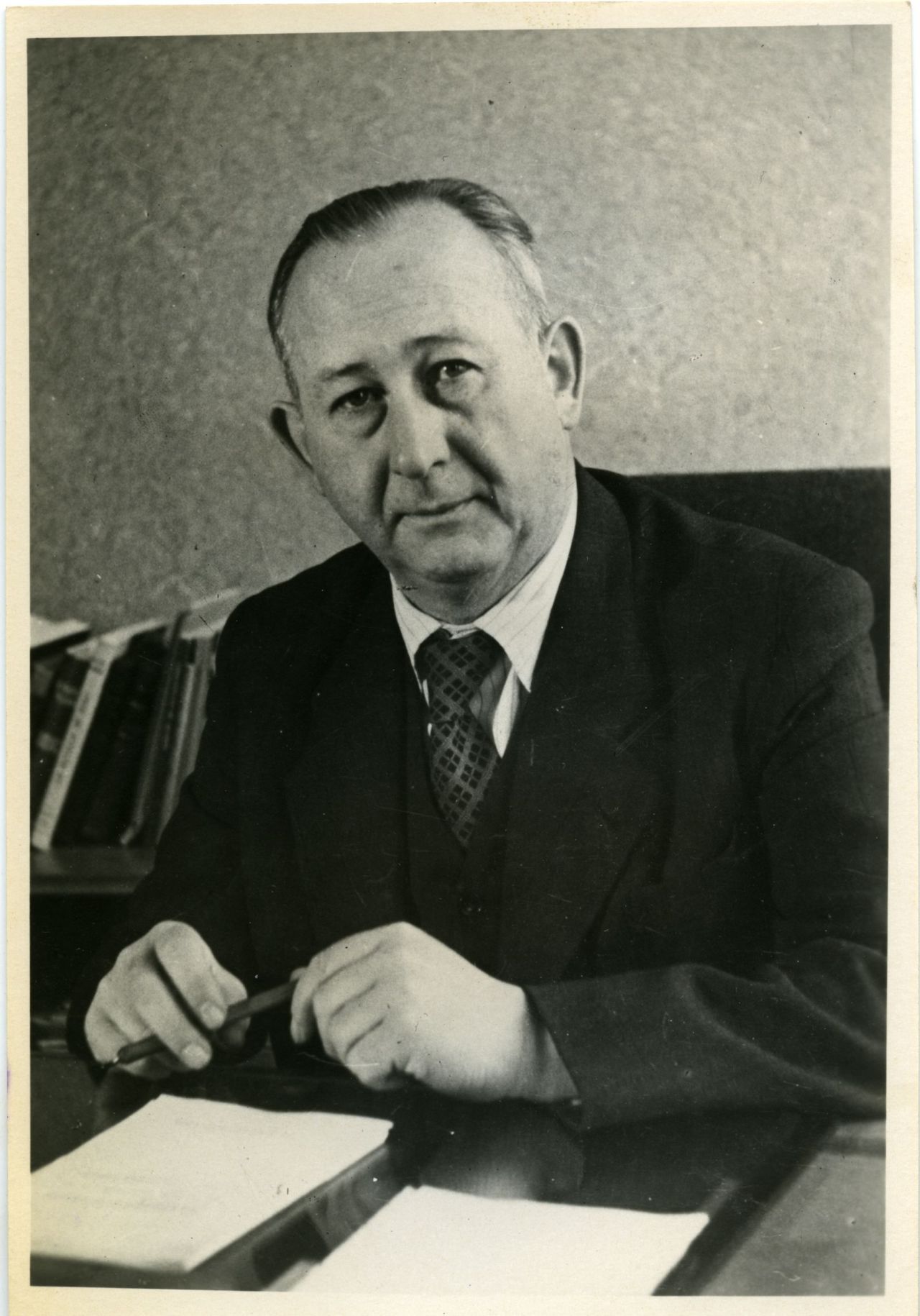 Max Fechner, erster Justizminister der DDR, 1946.