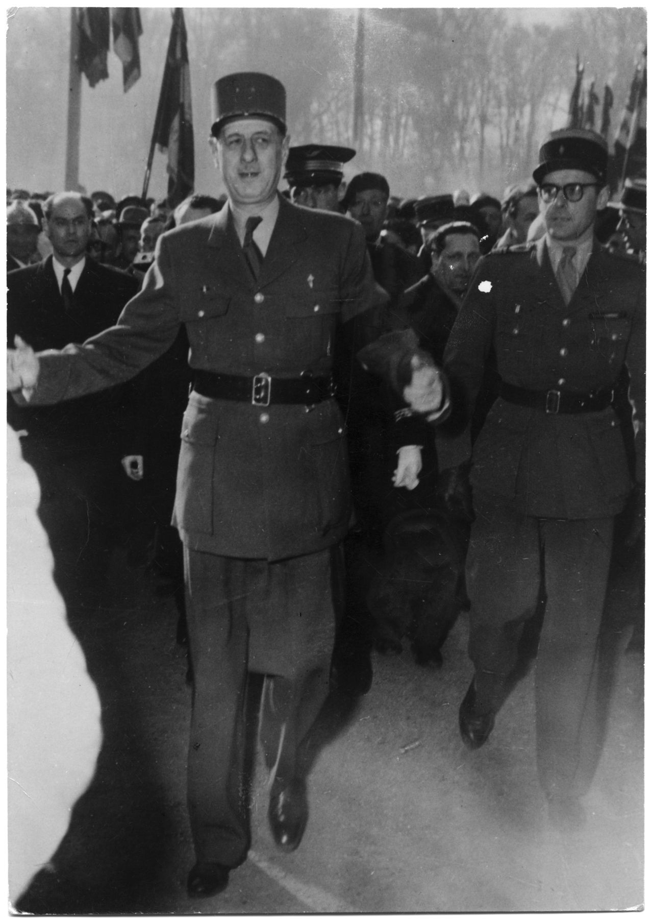 General Charles de Gaulle nach dem Wahlsieg der RPF bei den Wahlen zum Rat der Republik, 1948.