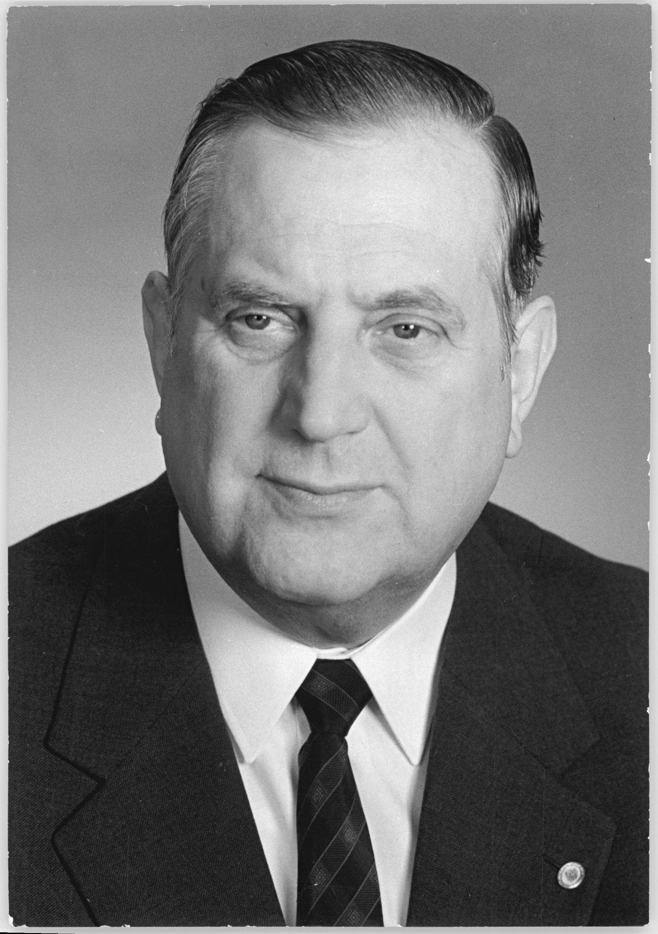 Porträtfoto des SED-Politikers Alexander Schalck-Golodkowski, 1988.