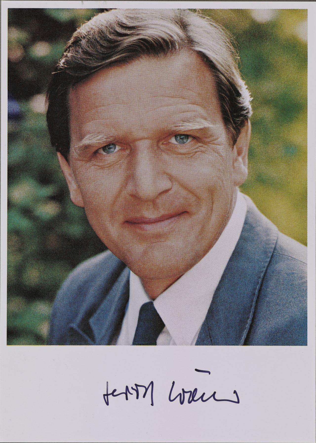 Signiertes Porträtfoto von Niedersachsens Ministerpräsident Gerhard Schröder, 1990