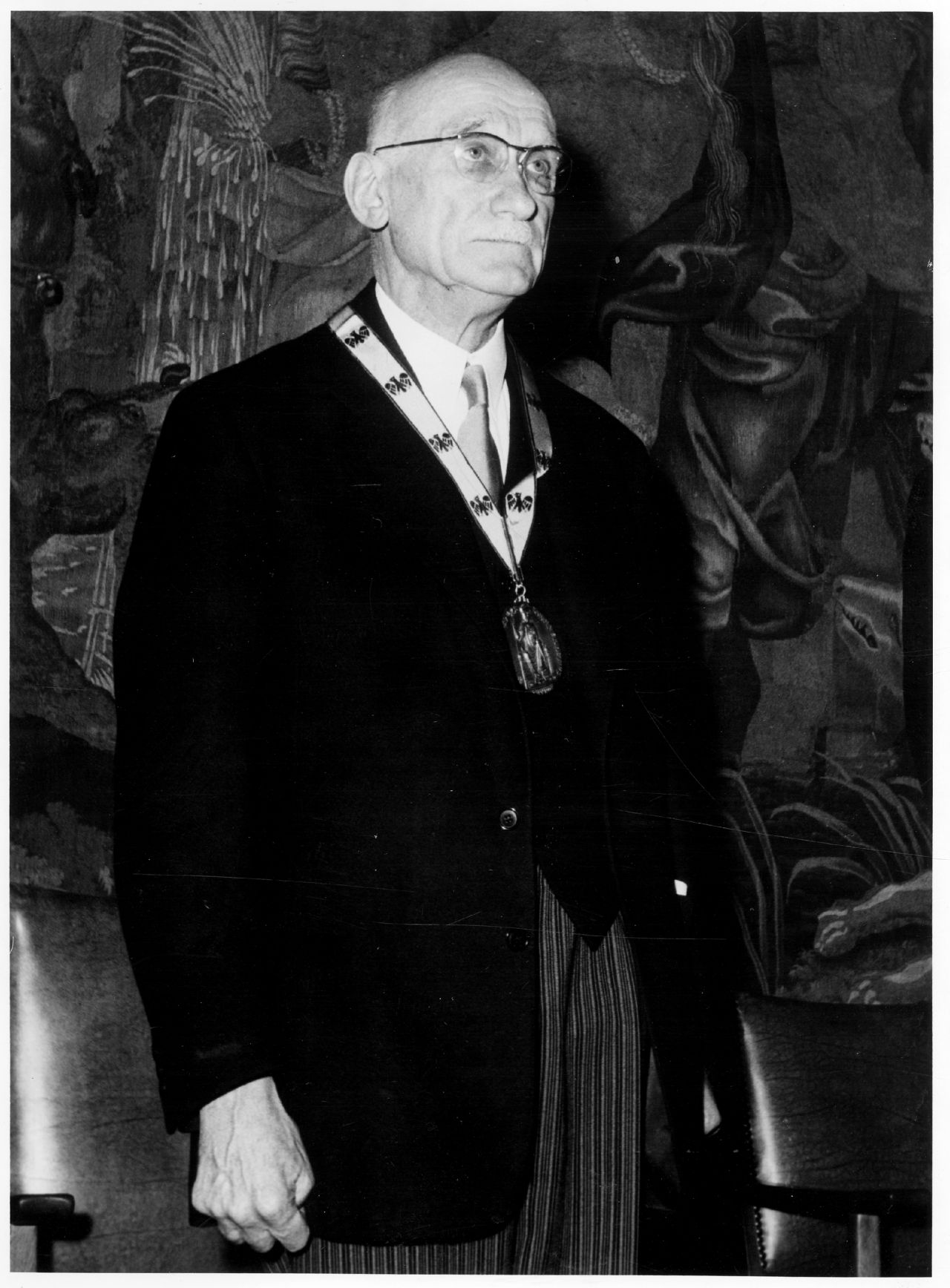 Fotografie des französischen Politikers Robert Schumann, bei den Feierlichkeiten zur Verleihung des Karlspreises, 1958.