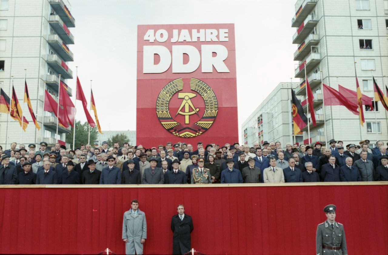 LeMO-Objekt: Foto "Ehrenparade am 40. Jahrestag der DDR"