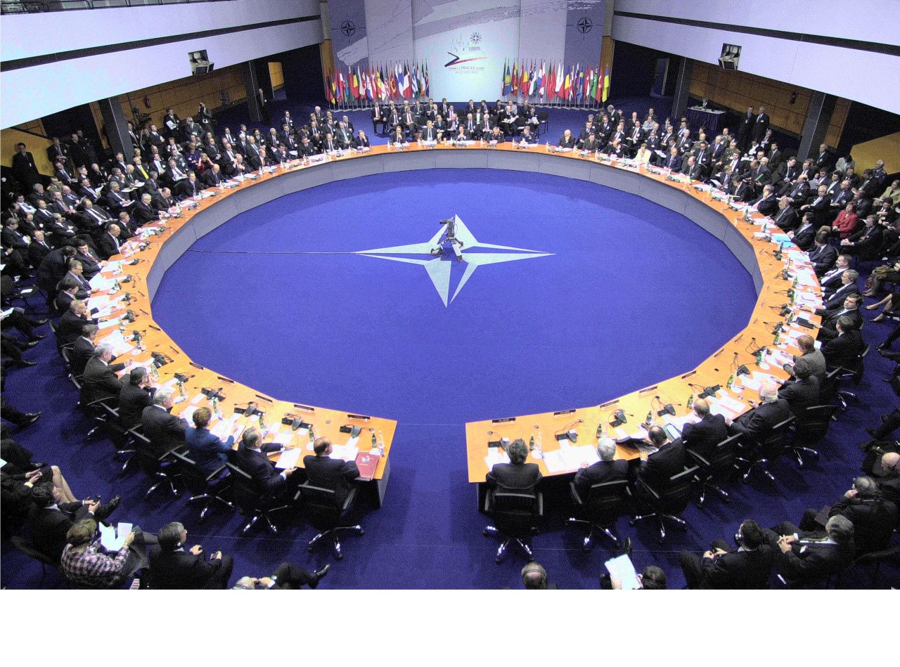 Fotografie vom NATO-Gipel 2002 in Prag